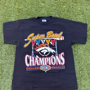 Vintage Tultex Super bowl 32 Champion Denver Broncos T-Shirt size YL